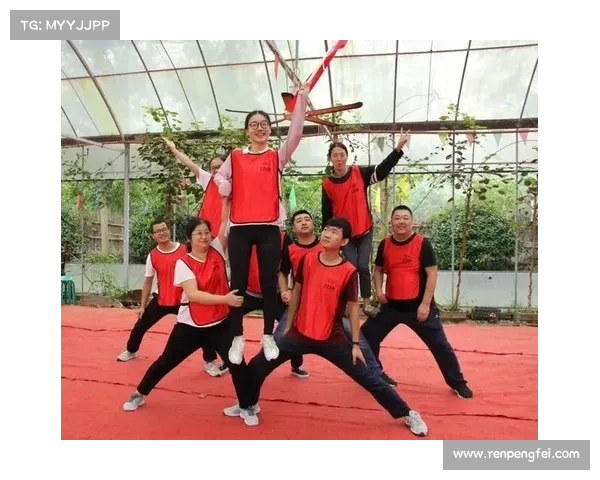 队长带领团队冲刺胜利 共同奋斗迎接挑战展现英雄本色