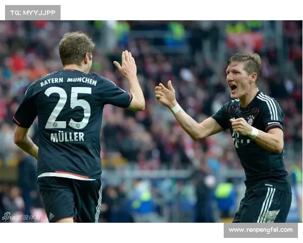 马特乌斯建议拜仁考虑给穆勒提供六个月合同以应对穆西亚拉受伤问题